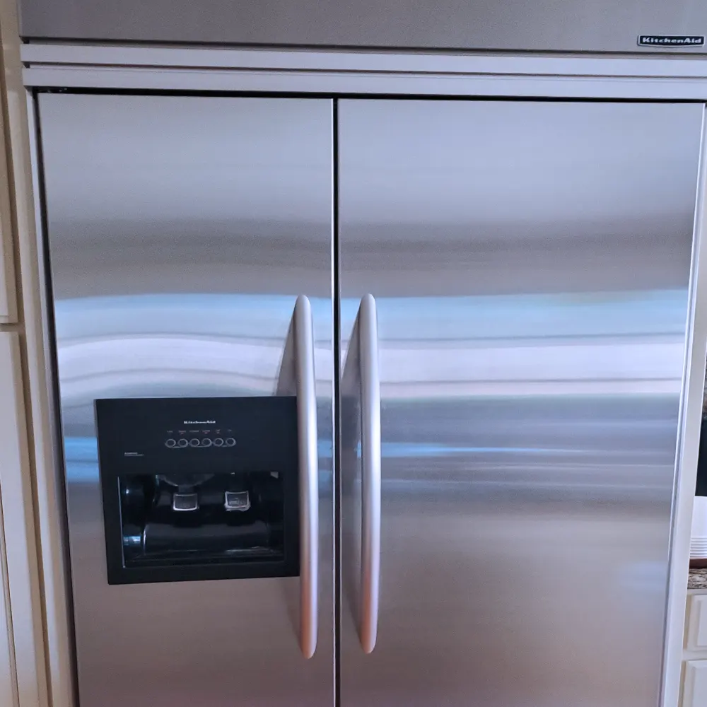 Refrigerator Ice Dispenser